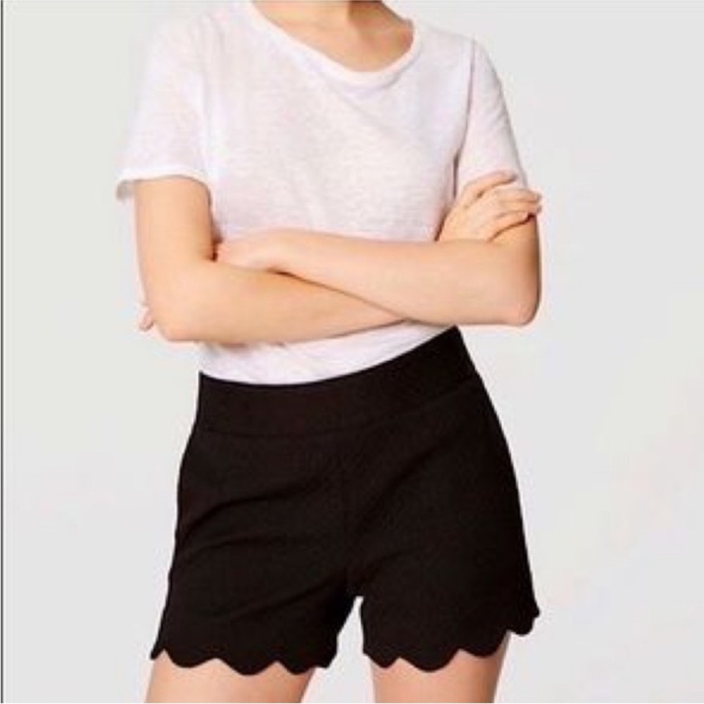 LOFT Women’s Black Textured Scalloped Hem The Riviera Short Size 8 - Picture 2 of 10